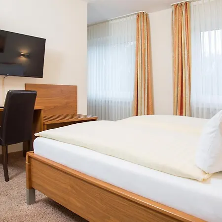 Parkhotel ホテル 3*